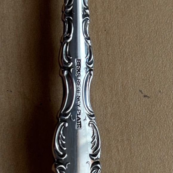 Birks Regency Plate Louis de France Master Butter Spreader - Picture 3 of 5